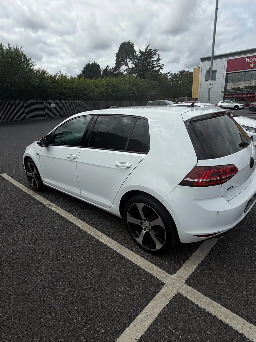 2017 VW Golf 1.6 TDI - Low Mileage - Image 5