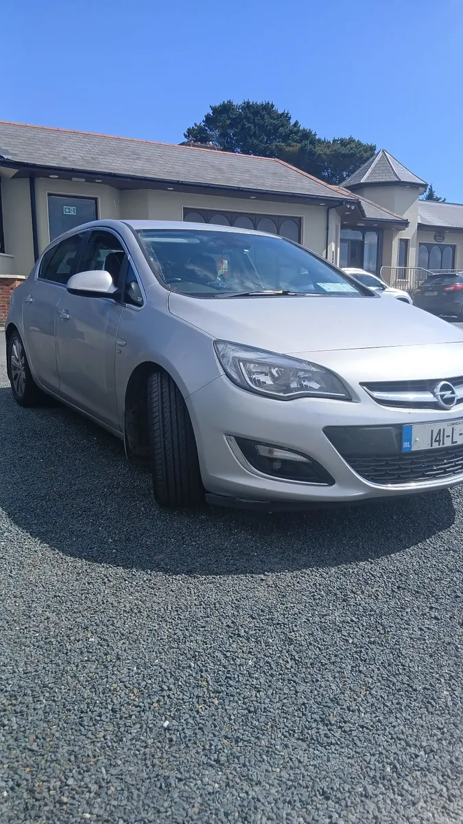Opel Astra 2014 - Image 2