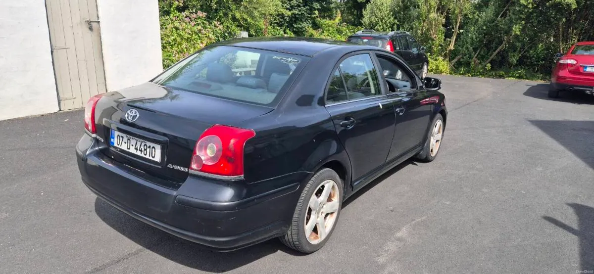 Toyota avensis 1.8 luna - Image 5