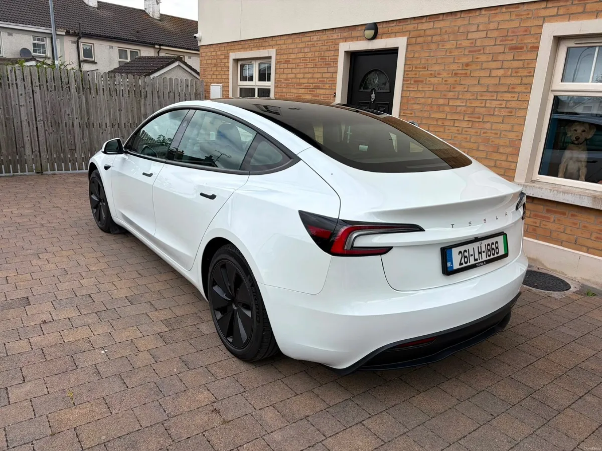 Tesla Model 3 2026 - Image 3