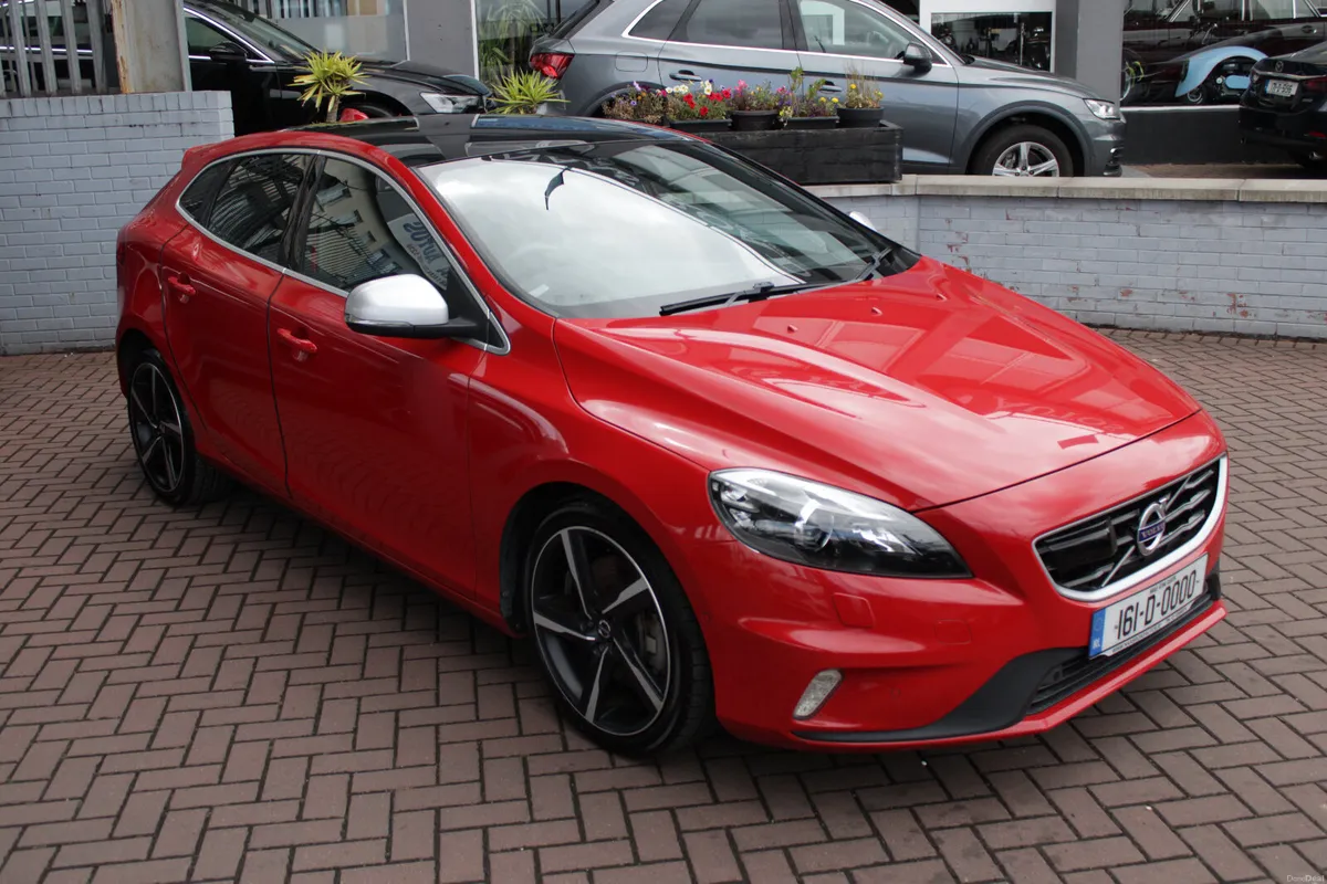2016 VOLVO V40 R-DESIGN PAN ROOF 5DR HATCHBACK - Image 2