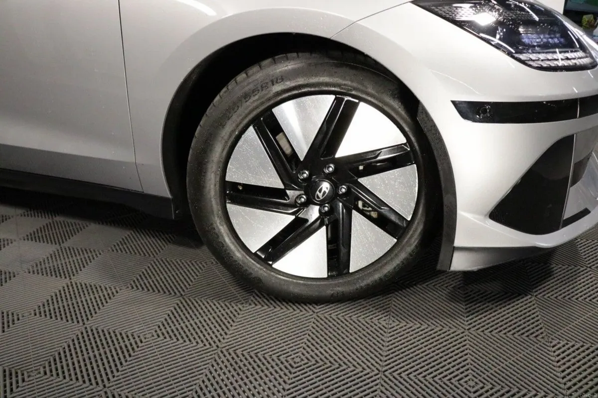 Hyundai IONIQ 6 Elegance 77 KwH EV Saloon - Image 4