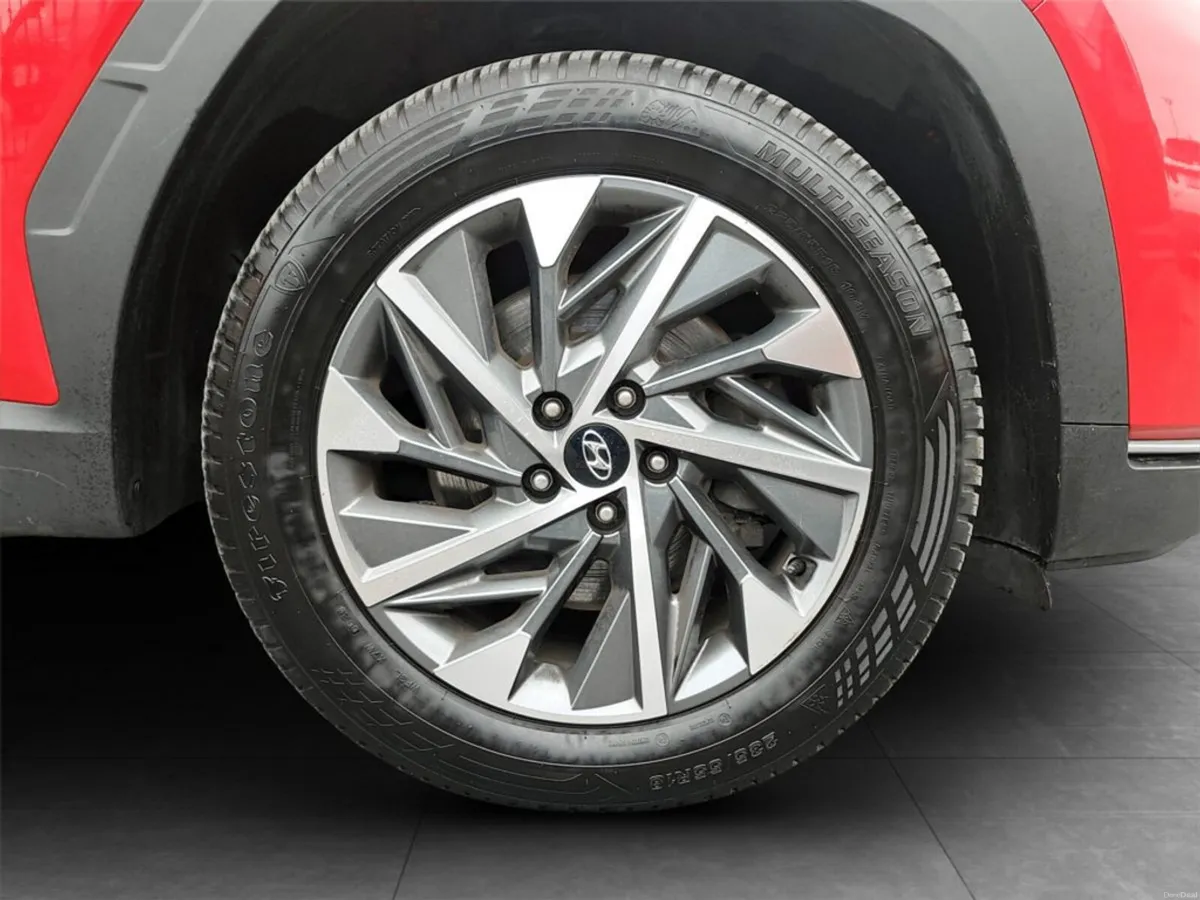 Hyundai Tucson Executive 1.6 Diesel with a Black R - Image 3
