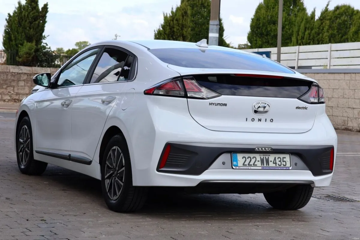 Hyundai IONIQ Electric Premium . Leather , Hi Spec - Image 4