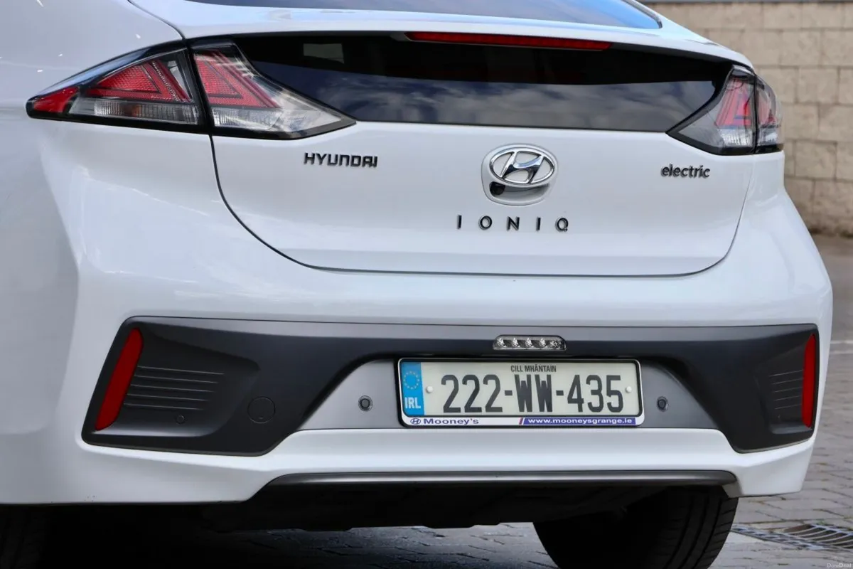 Hyundai IONIQ Electric Premium . Leather , Hi Spec - Image 6