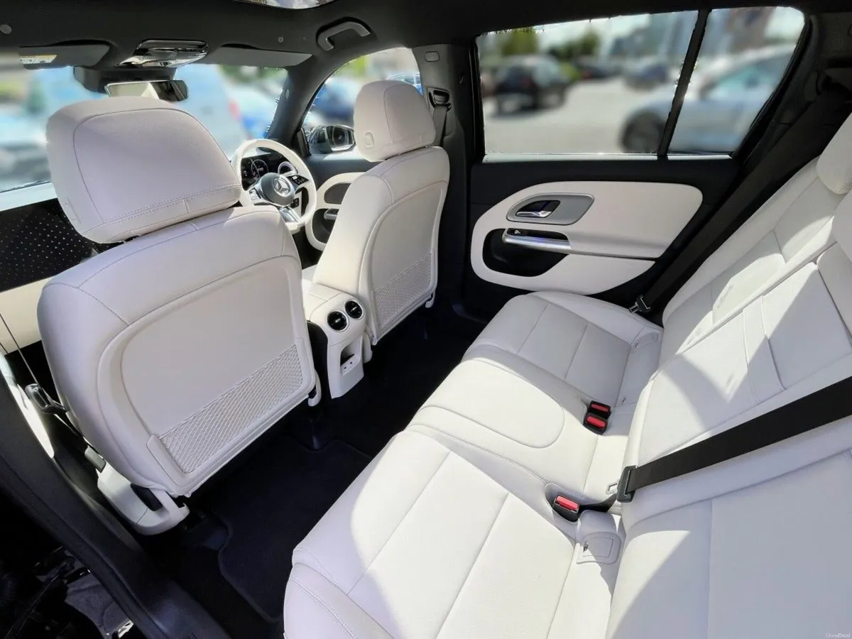 Mercedes-Benz GLB 180 Progressive Line HEV **New M - Image 4