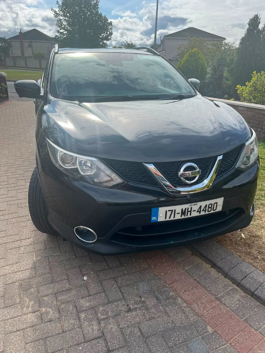 Nissan Qashqai 2017 N-Connecta + sunroof +360 cam - Image 1
