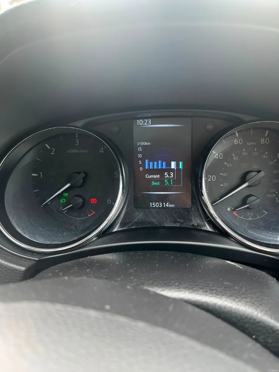 Nissan Qashqai 2017 N-Connecta + sunroof +360 cam - Image 4