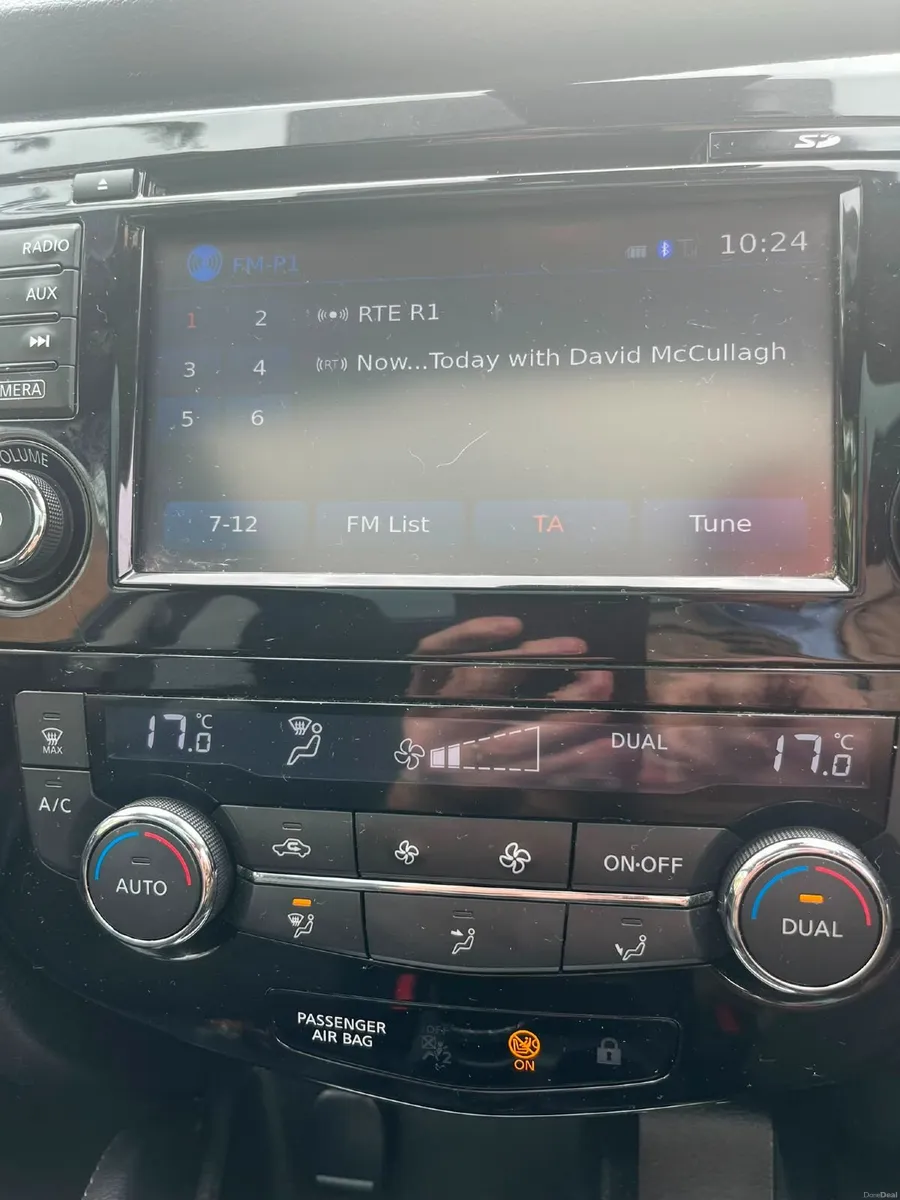 Nissan Qashqai 2017 N-Connecta + sunroof +360 cam - Image 2