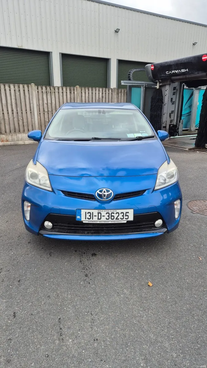 Toyota Prius 2013 - Image 2
