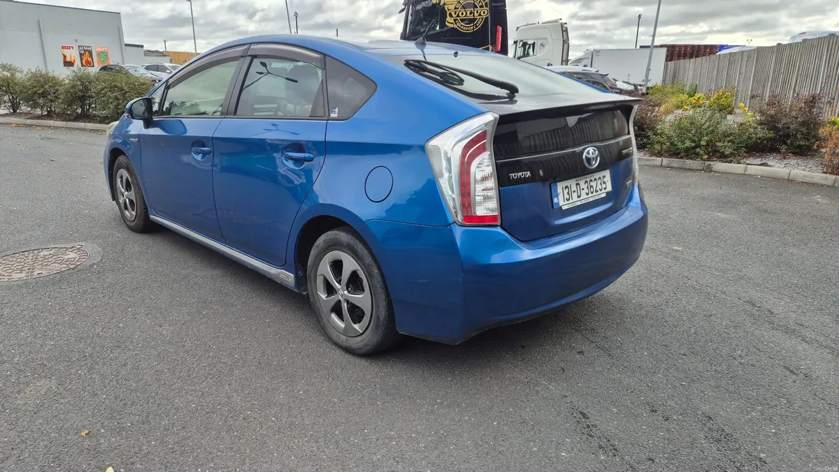 Toyota Prius 2013 - Image 6