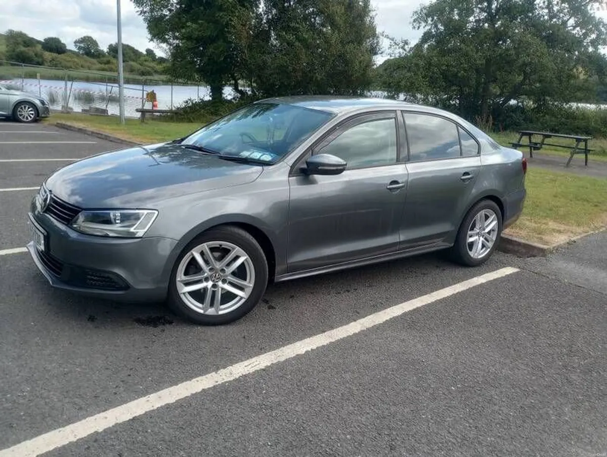 2014 Volkswagen Jetta - Image 2