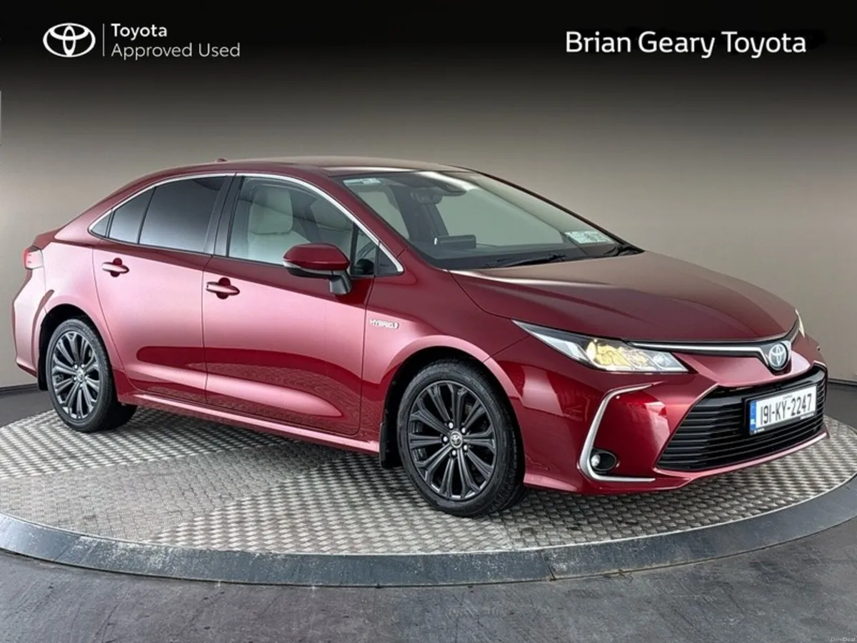 Toyota Corolla HYBRID LUNA SPORT SALOON - Image 1