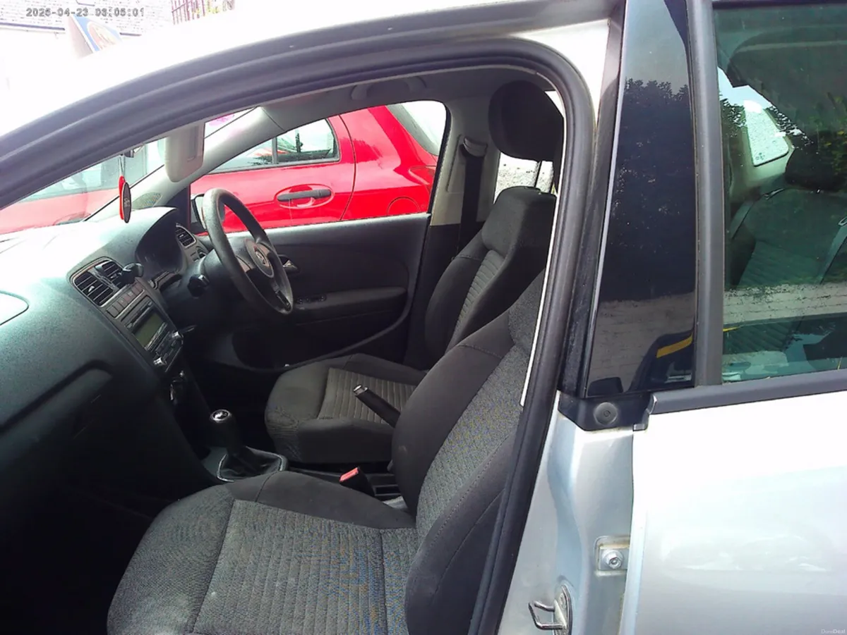 Volkswagen Polo CL 1.2 MANUAL 5SPEED 70BHP 5DR - Image 6