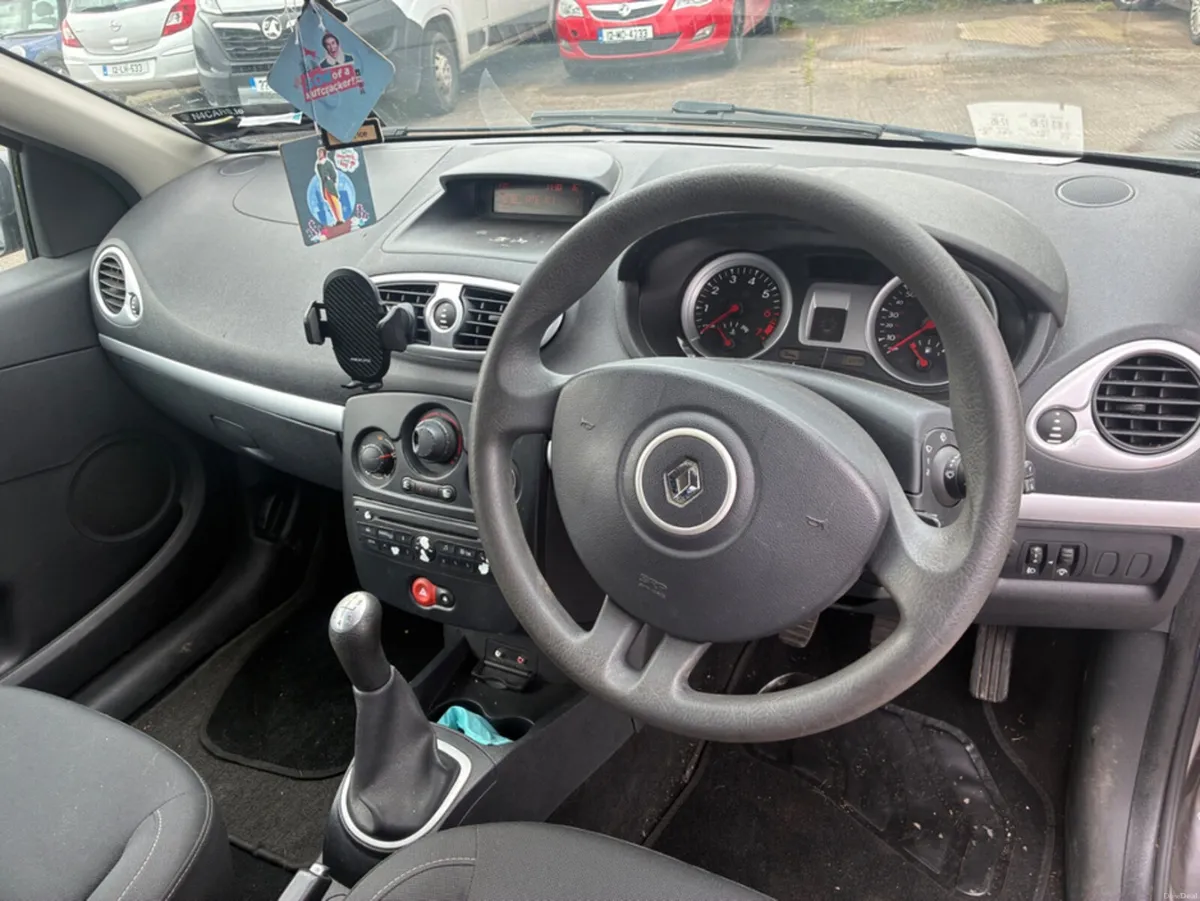 Renault Clio 1.2 I MUSIC 75BHP 3DR - Image 6