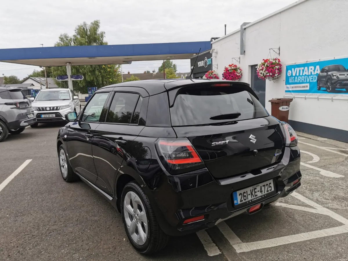 Suzuki Swift 1.2 HYBRID MOTION 5DR - Image 6