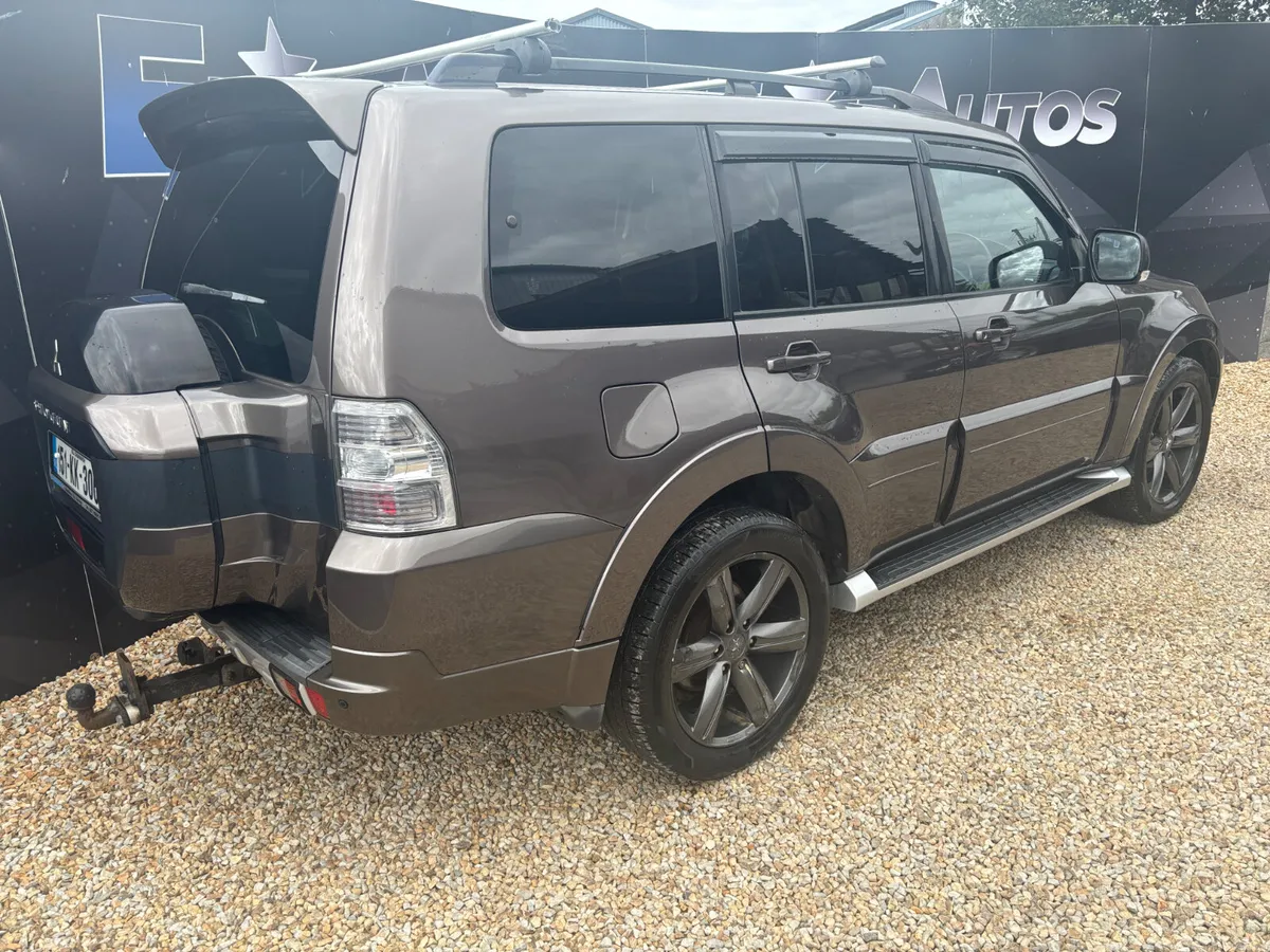 Mitsubishi Pajero Shogun Automatic 3.2 2015 - Image 4