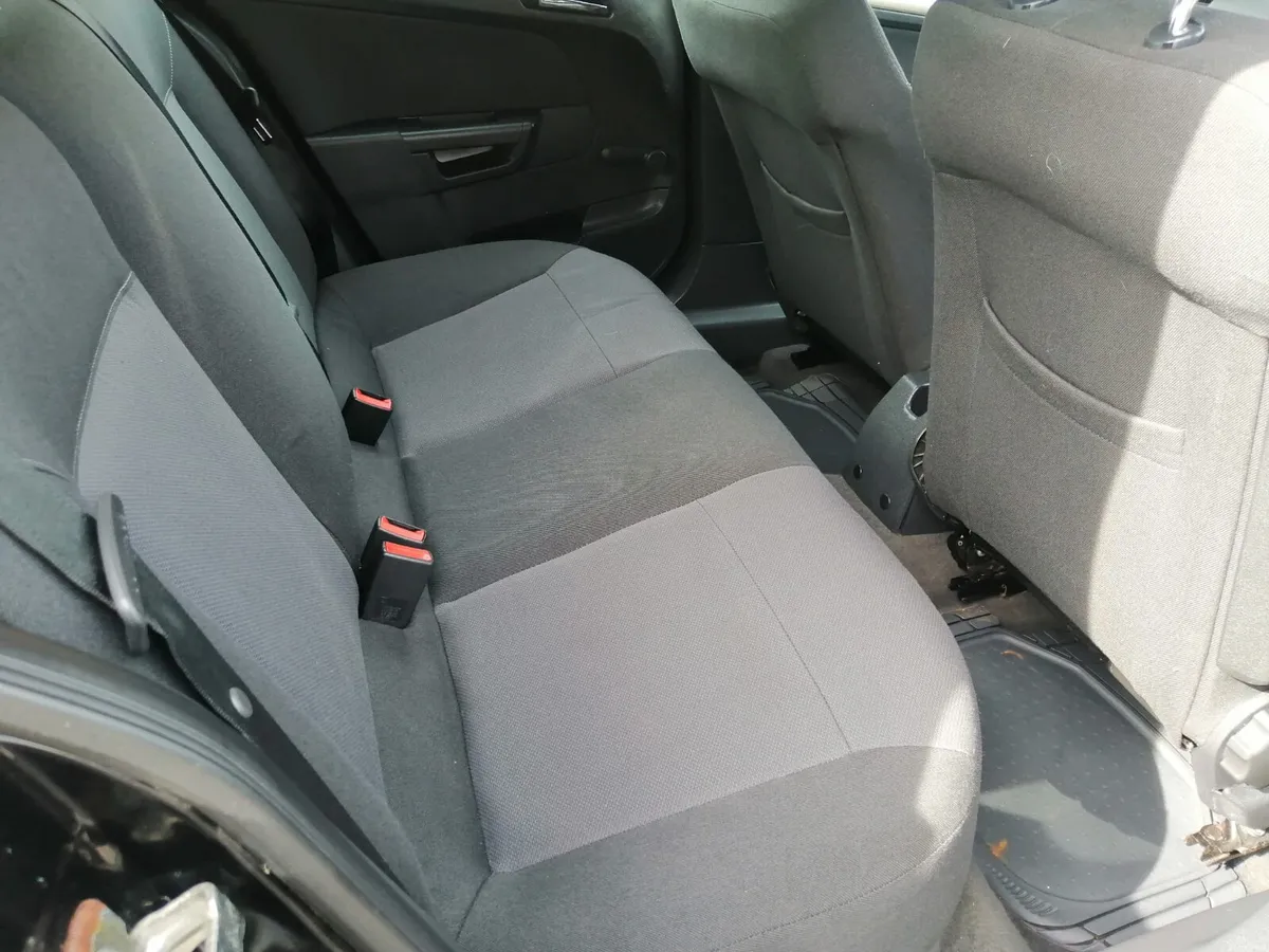 Opel Astra 2010 - Image 6