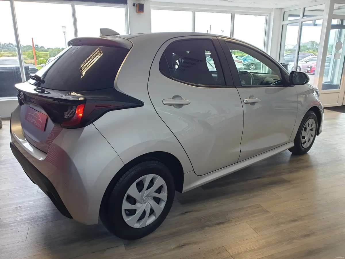 TOYOTA YARIS 1.5 HYBRID AUTO - Image 3