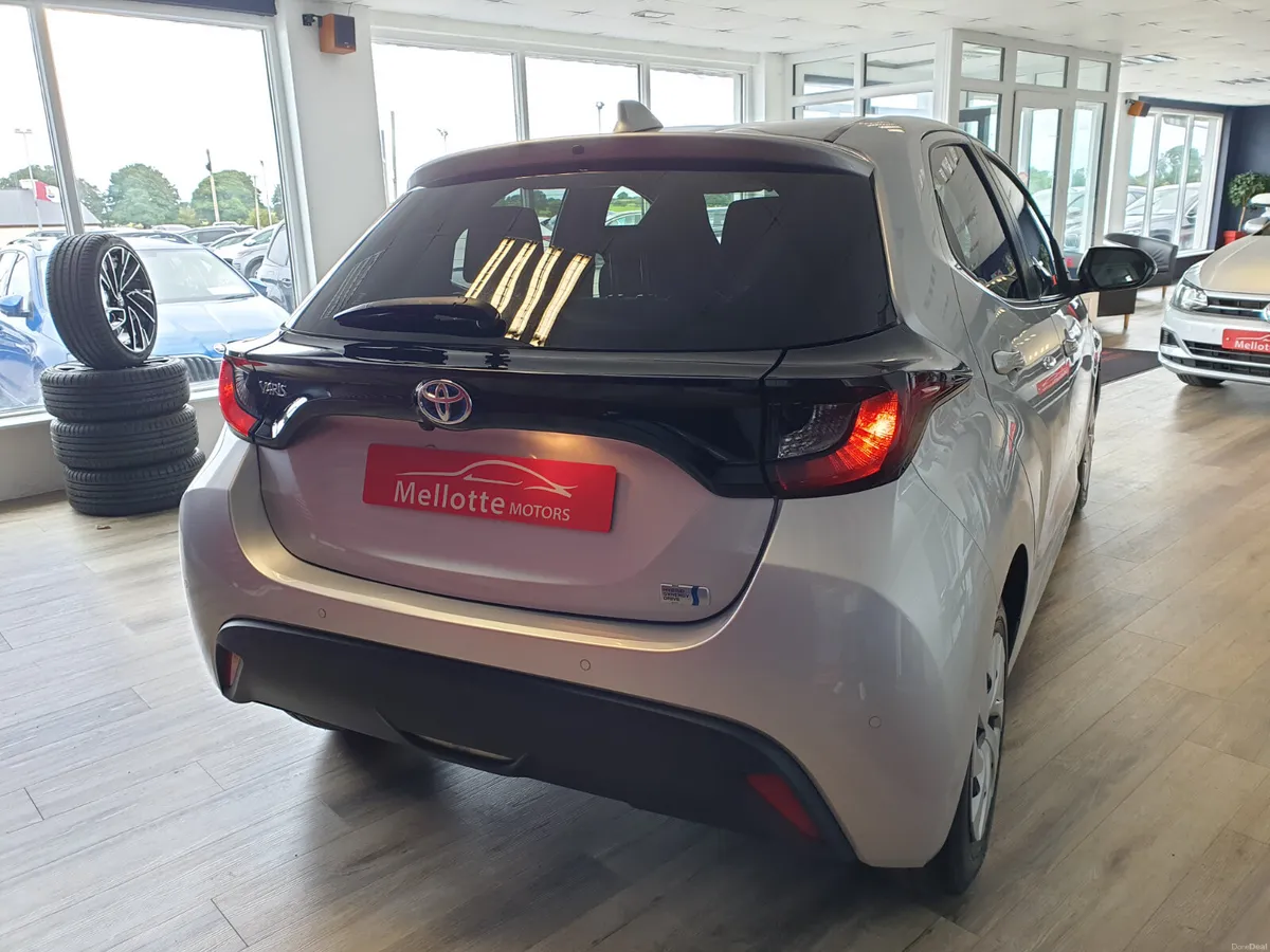 TOYOTA YARIS 1.5 HYBRID AUTO - Image 4