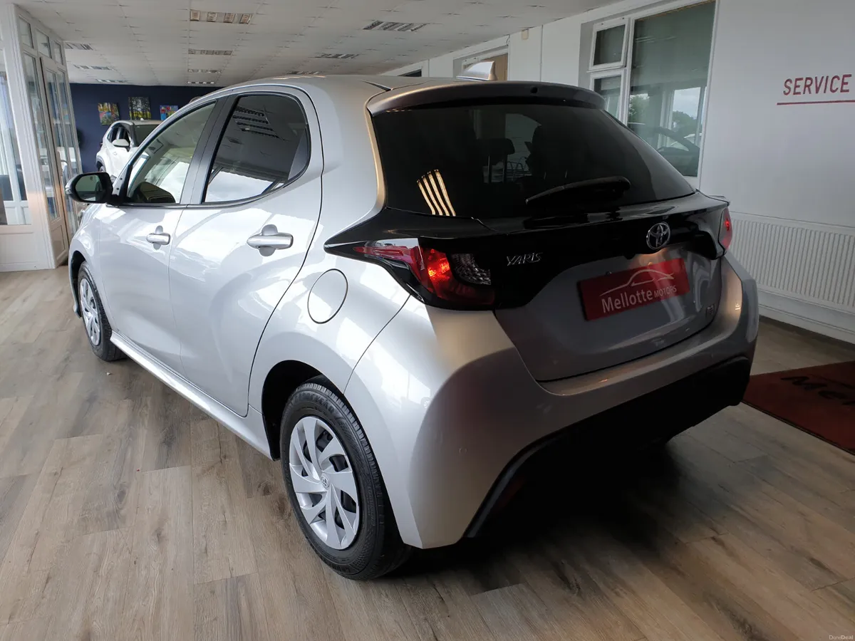 TOYOTA YARIS 1.5 HYBRID AUTO - Image 5