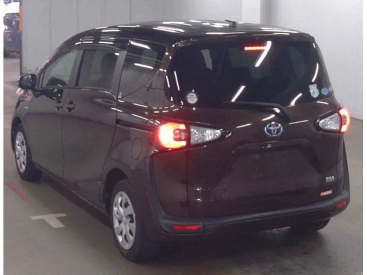 Toyota Sienta 1.5 Petrol Hybrid Auto - Image 3