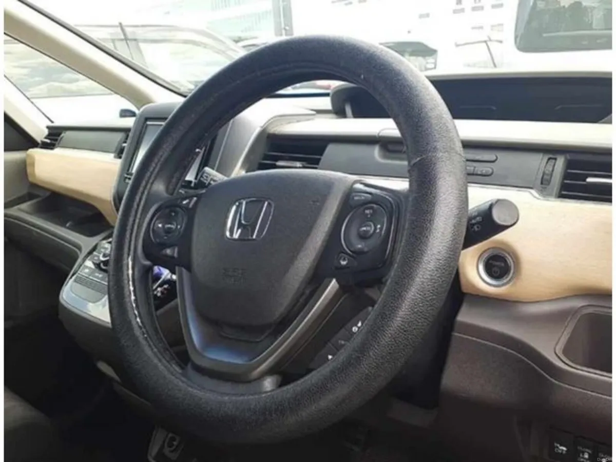 Honda Freed 1.5 Petrol Hybrid G Honda Sensing - Image 5