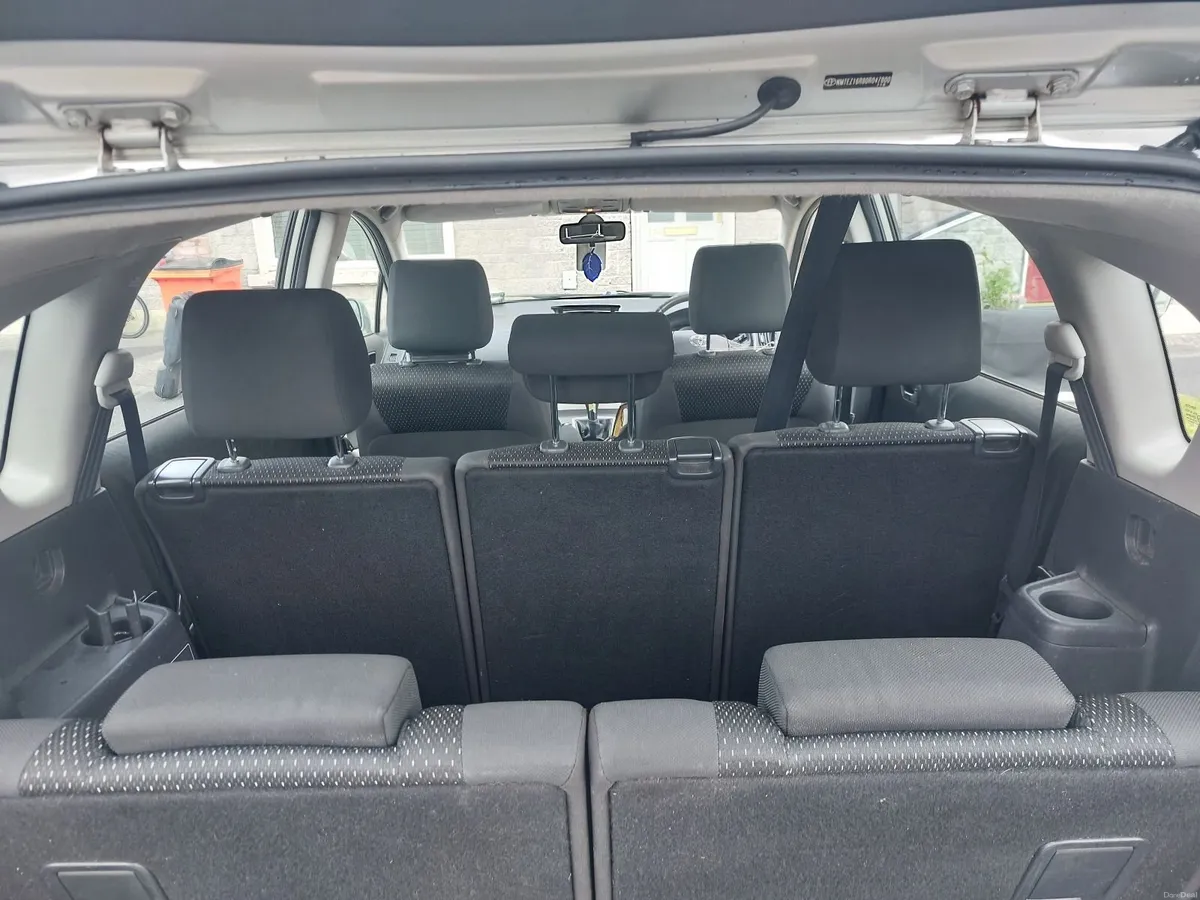 Toyota Corolla Verso 2008 - Image 2