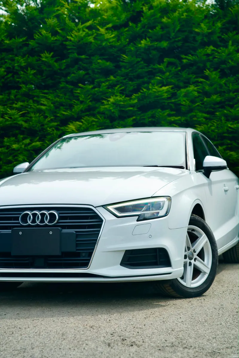 Audi A3 Sedan TFSI  S-TRONIC 2018 - Image 6
