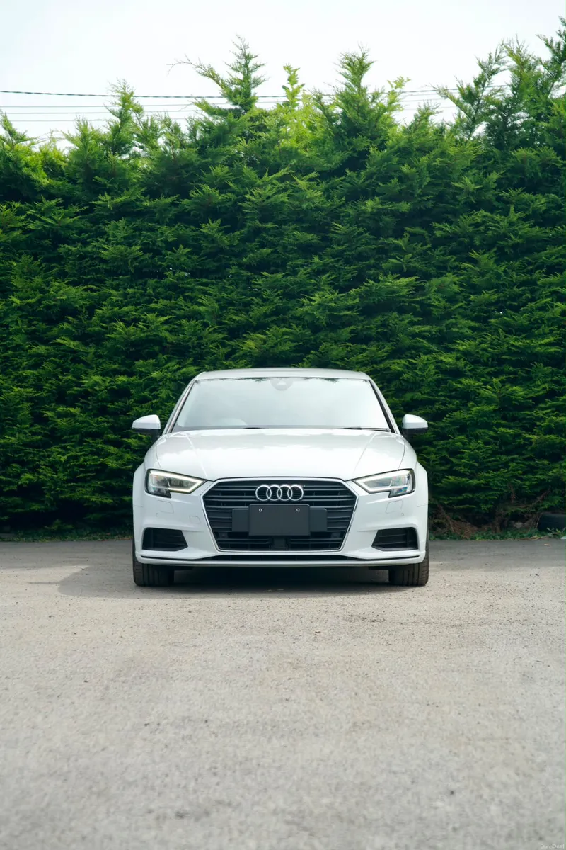 Audi A3 Sedan TFSI  S-TRONIC 2018 - Image 5