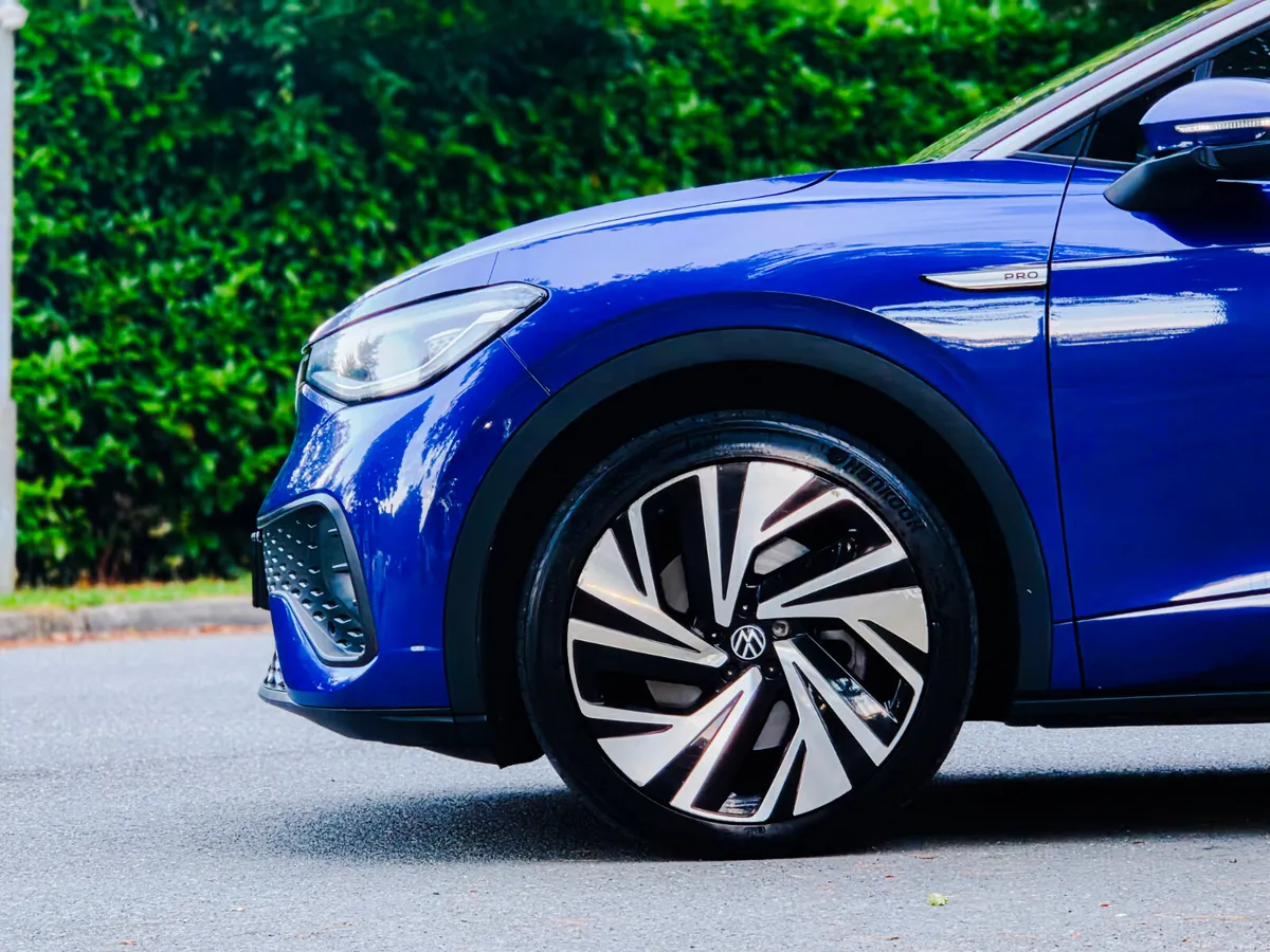 VOLKSWAGEN ID.5 STYLE PRO PERFORMANCE - Image 4