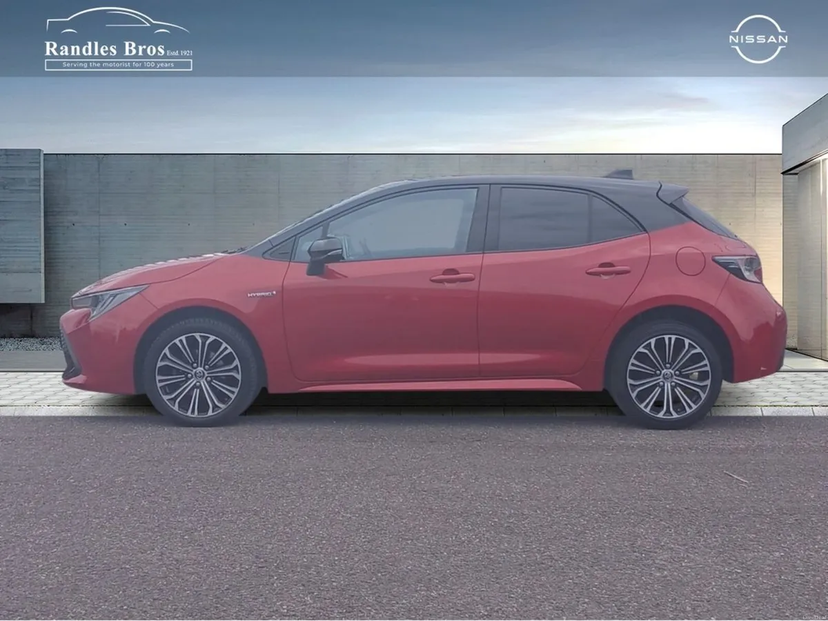 Toyota Corolla 1.8 Hybrid Luna Sport Hatchback - Image 3