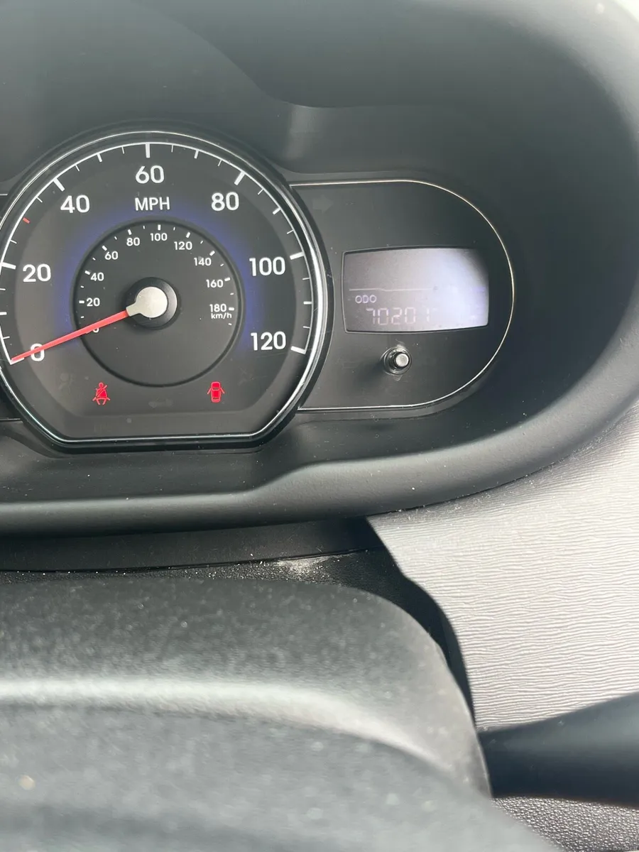 Hyundai i10 70k miles - Image 6