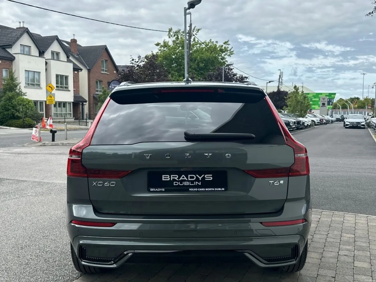 Volvo XC60 T6 Plus Dark AWD PHEV--Panoramic Roof, - Image 5