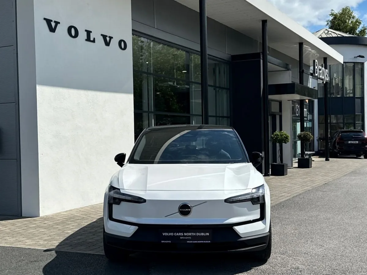 Volvo EX30 Ex30 TWIN MOTOR 4WD Performance Electri - Image 2