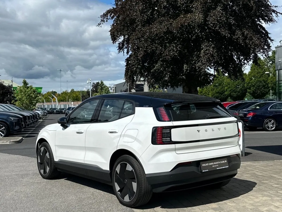 Volvo EX30 Ex30 TWIN MOTOR 4WD Performance Electri - Image 5