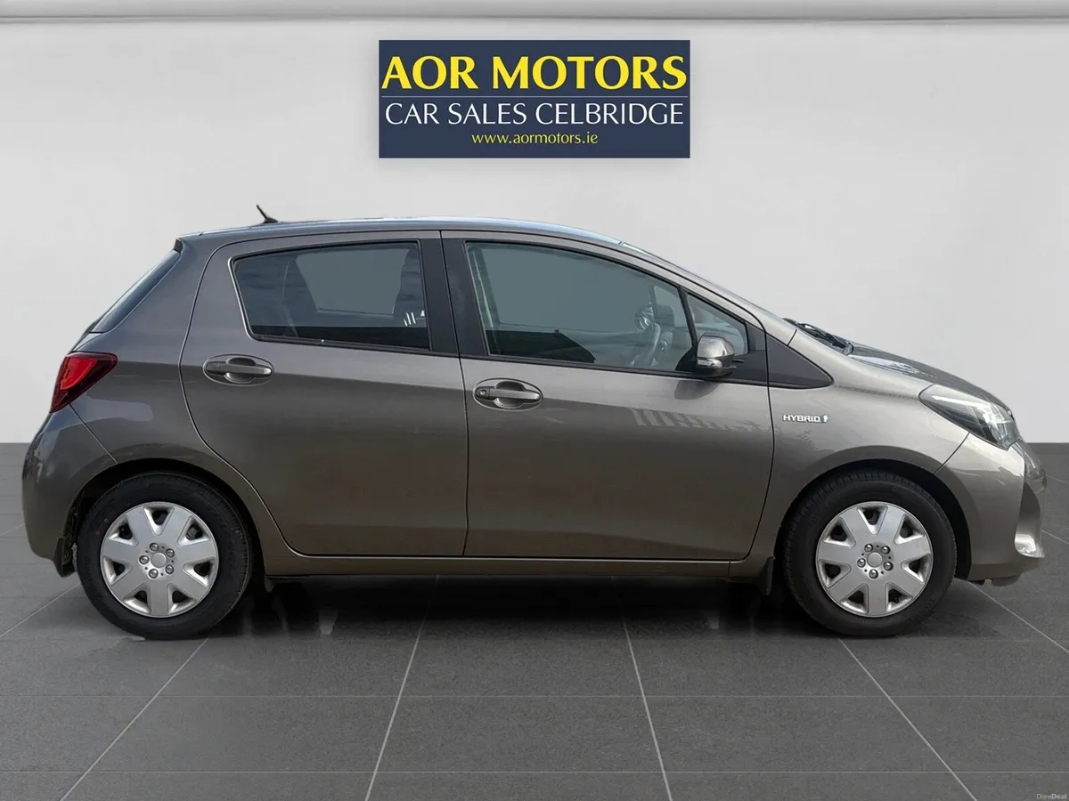 Toyota Yaris 2017 HYBRID IRISH CAR - Image 6