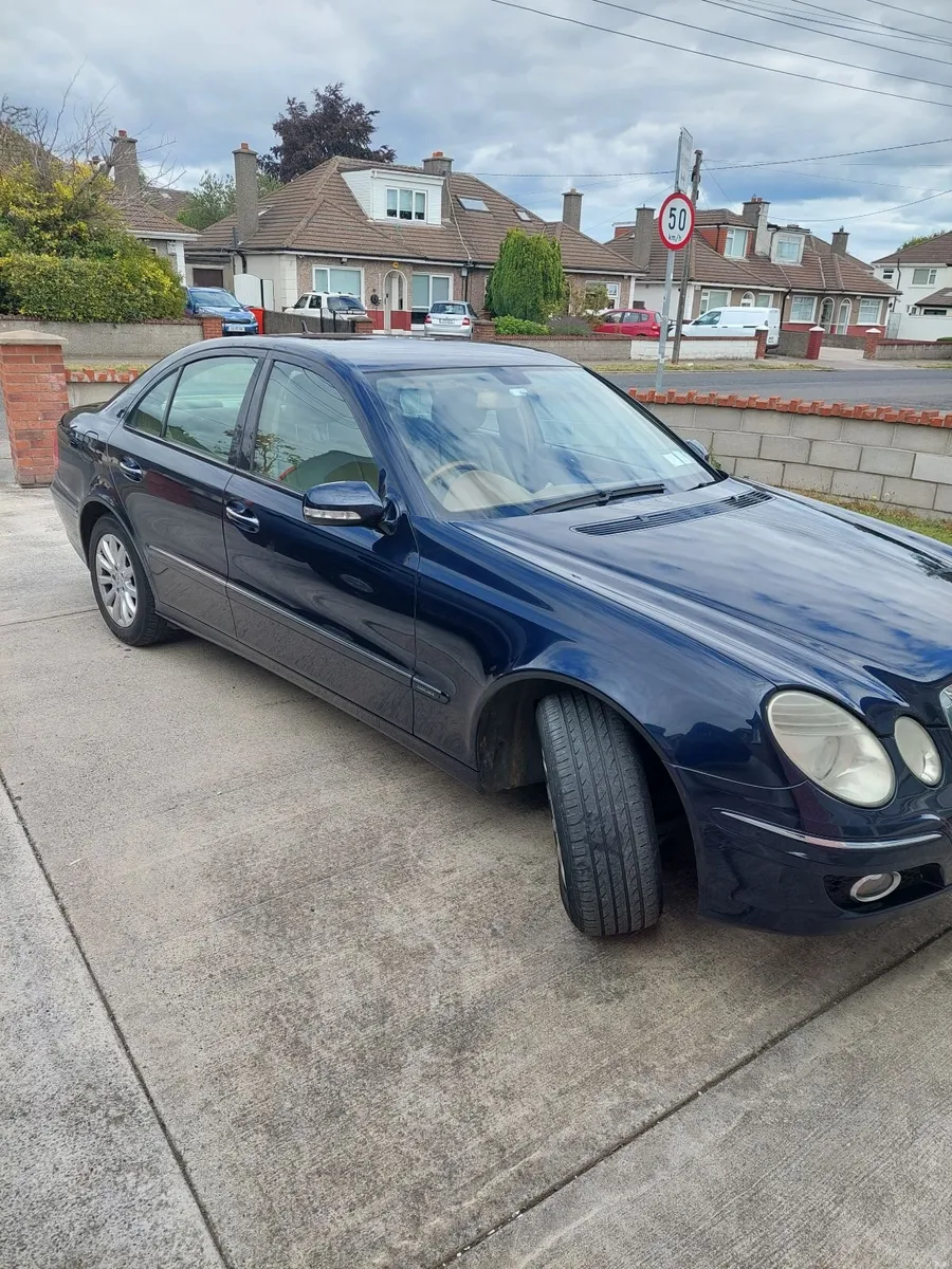 Mercedes-Benz E-Class 2007 - Image 1