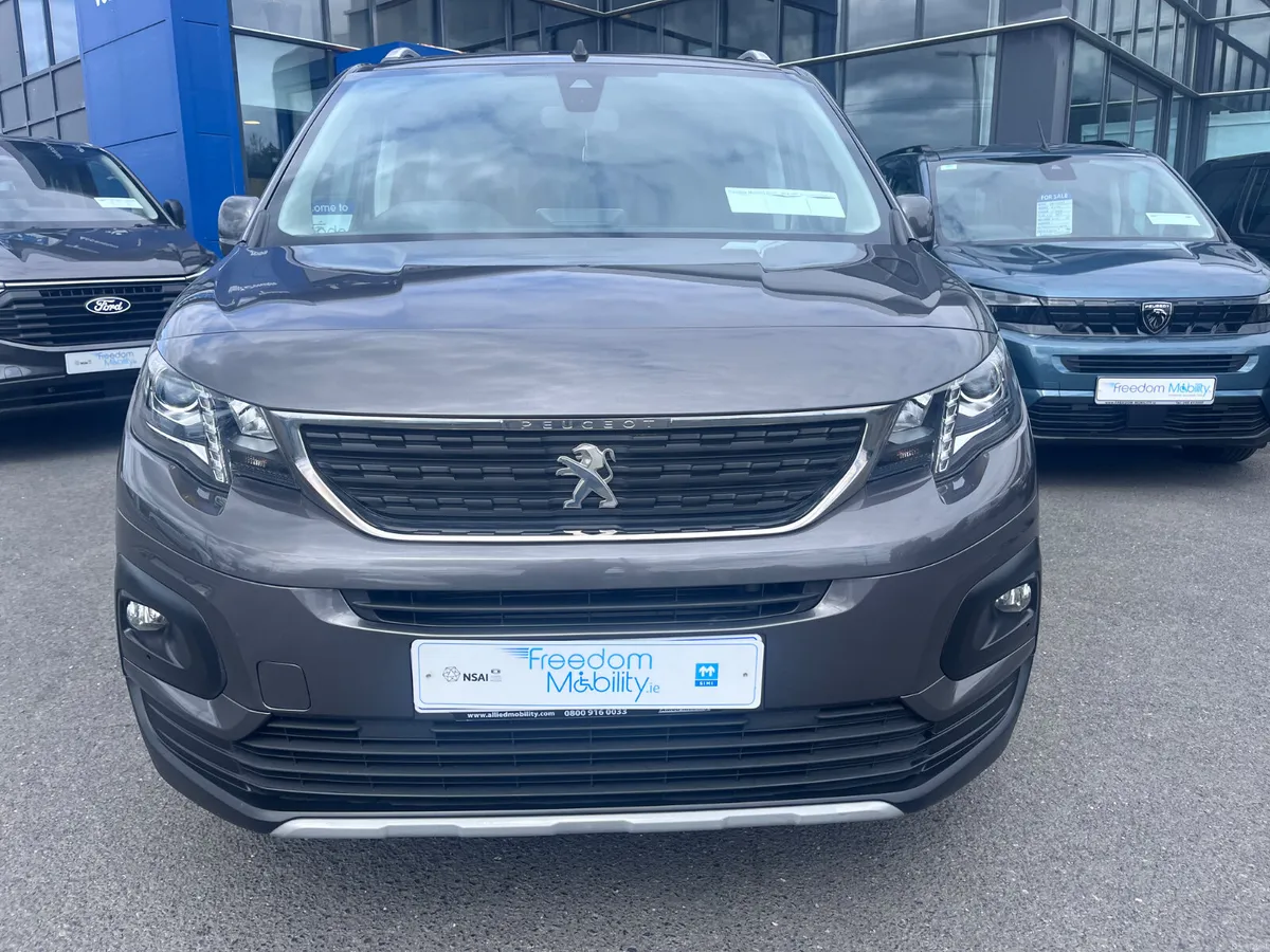 Peugeot Rifter 2019 Wheelchair Access - Image 2