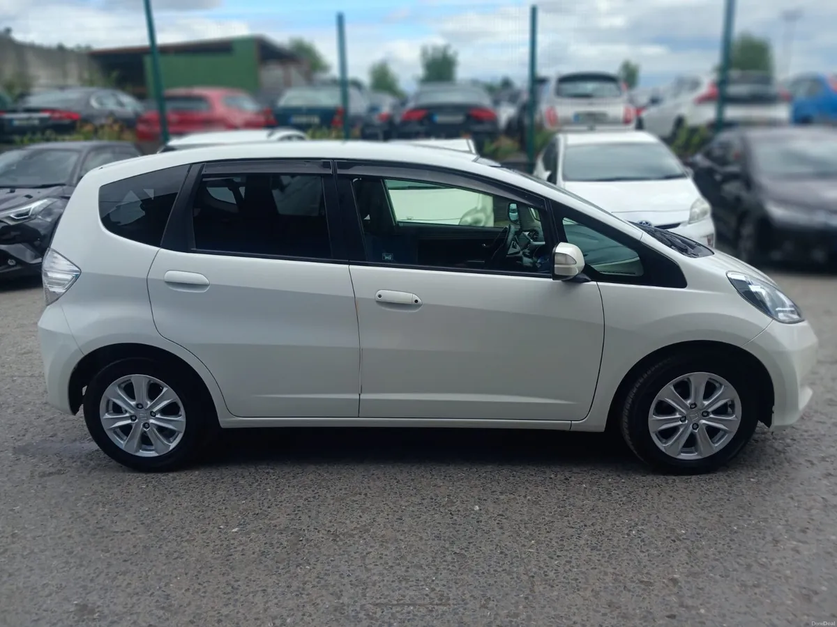 2012 Honda Fit Hybrid Automatic - Image 5