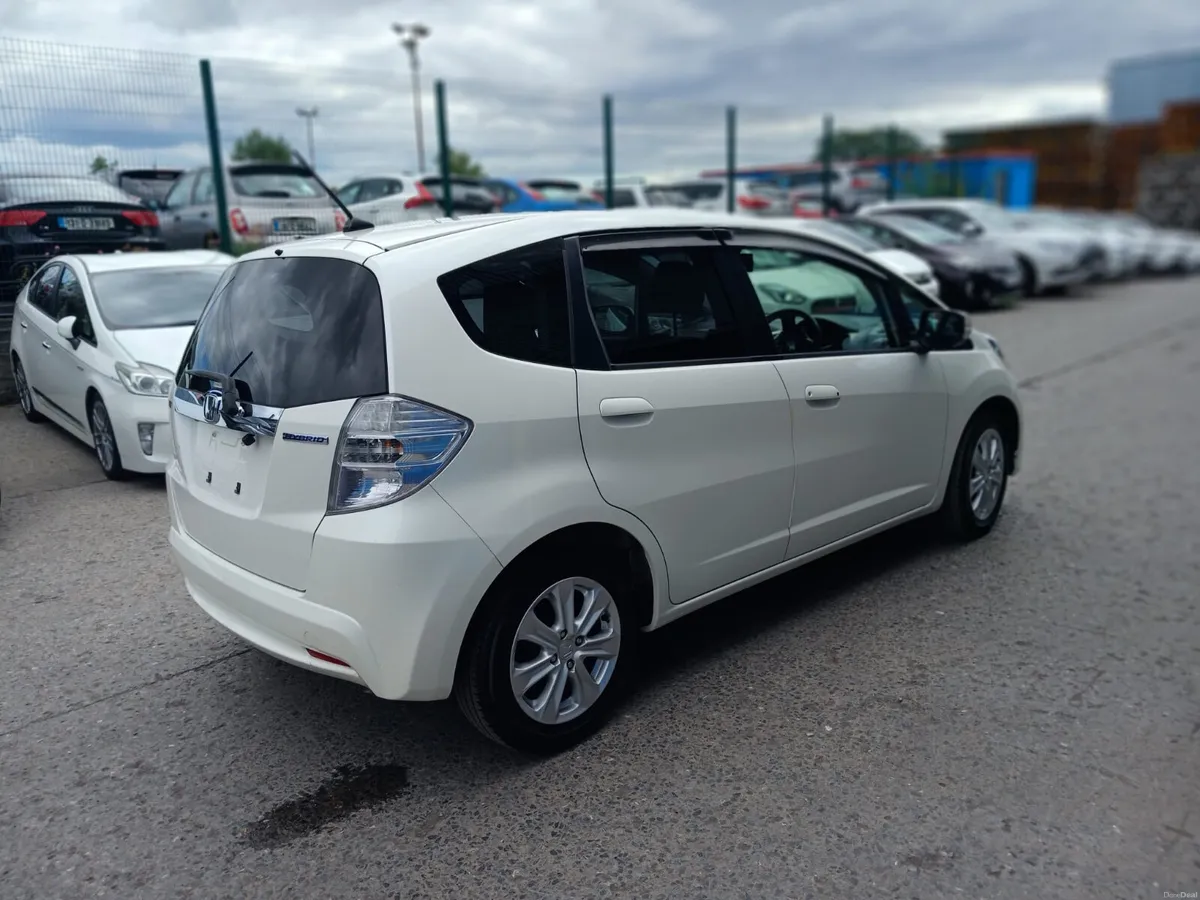 2012 Honda Fit Hybrid Automatic - Image 4
