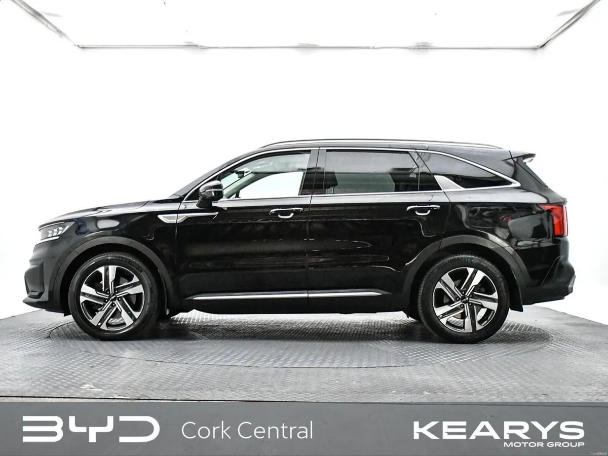 Kia Sorento K3 4X2 Diesel Auto 7 seats - Image 3