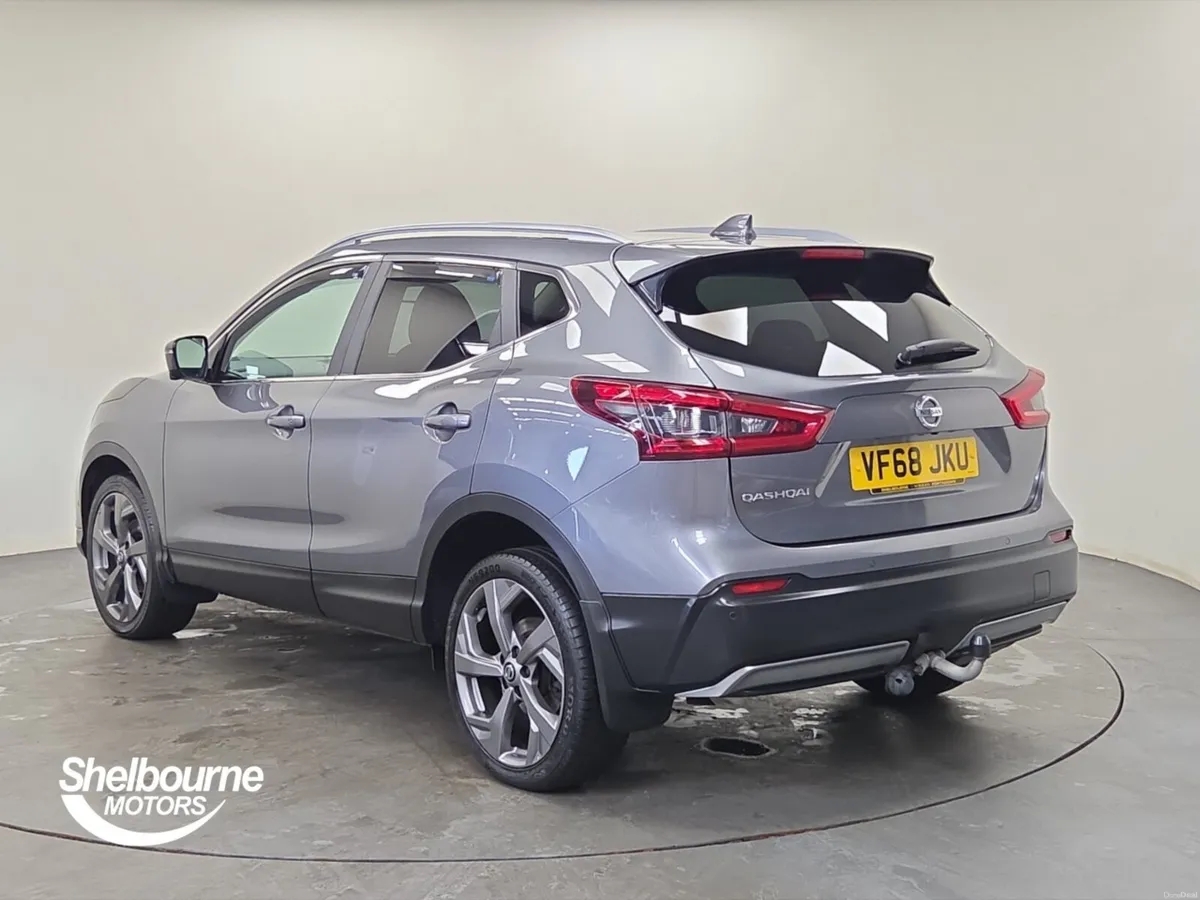 Nissan Qashqai Diesel Hatchback Tekna - Image 2
