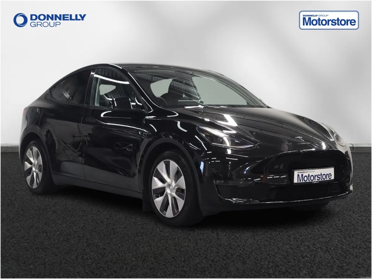 Tesla Model Y Hatchback Long Range - Image 1