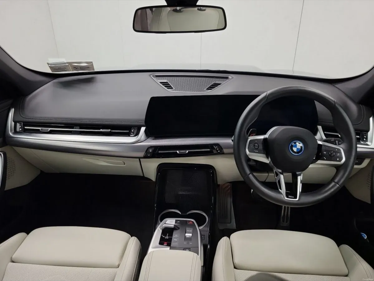 BMW iX1 eDrive20 M Sport - Image 4