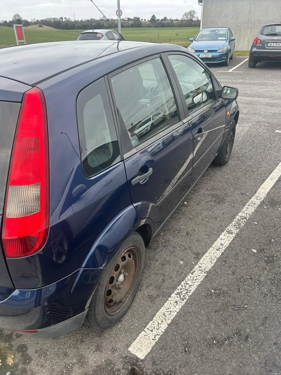 Ford Fiesta 2004 - Image 2