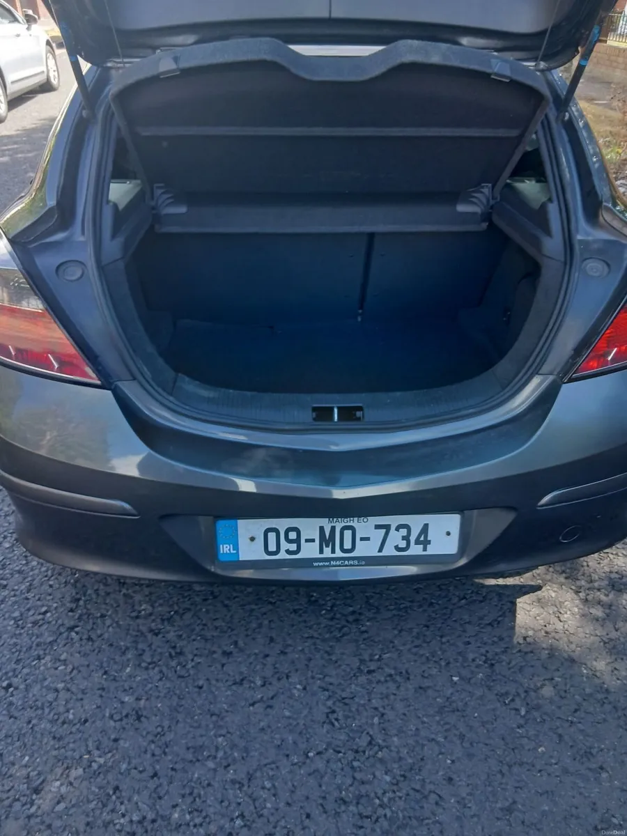 Opel Astra 2009 - Image 4