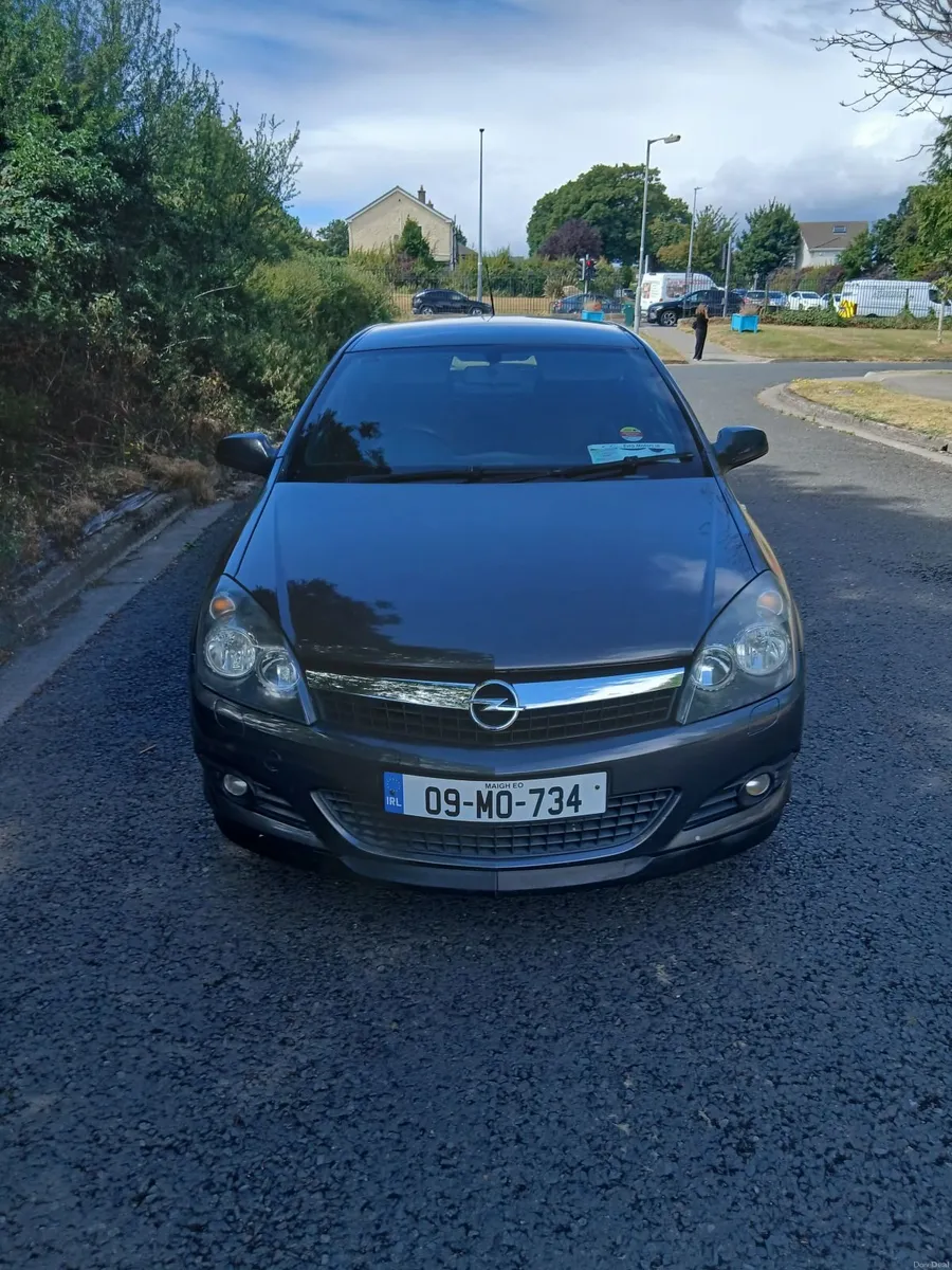 Opel Astra 2009 - Image 1