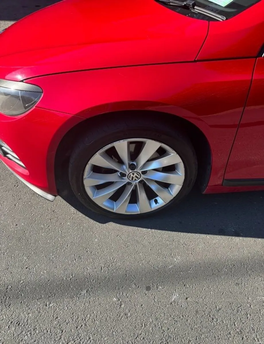 2010 Volkswagen Scirocco - Image 2