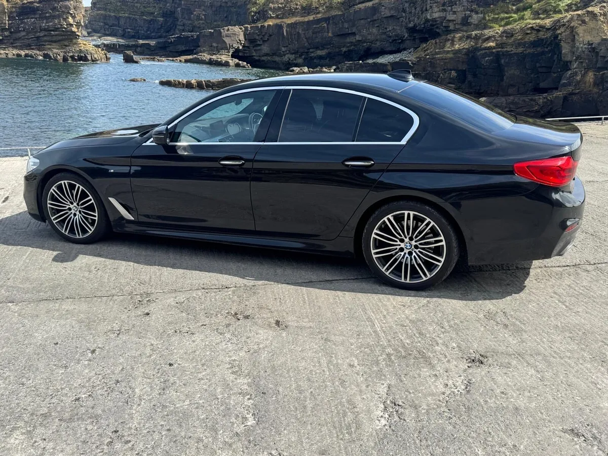 BMW 520D  M SPORT  G30  2017 - Image 5